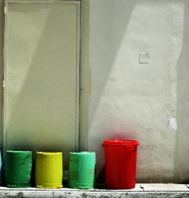 4 colourful bins