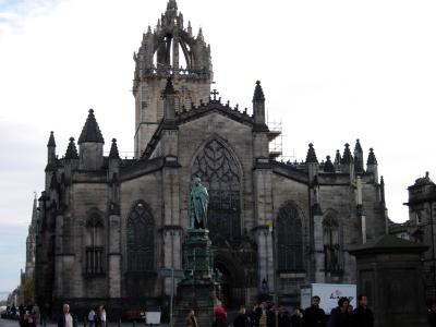 St. Giles in the daytime.