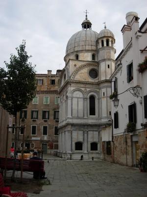 Legend has it that Miracoli's facade is made up of leftover marble from San Marco.