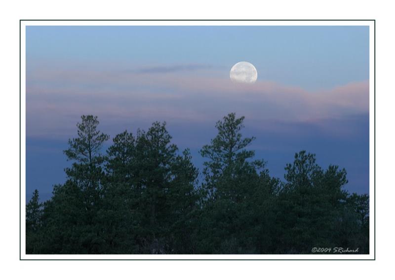 Moonset after the eclipse
