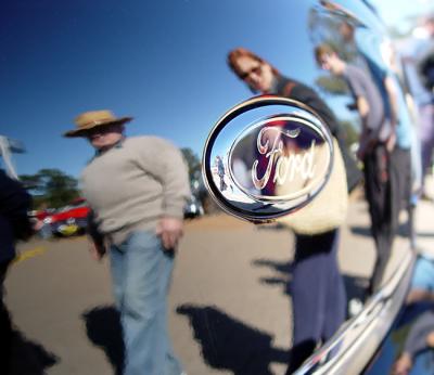 Reflections of a Ford * by Chris_S