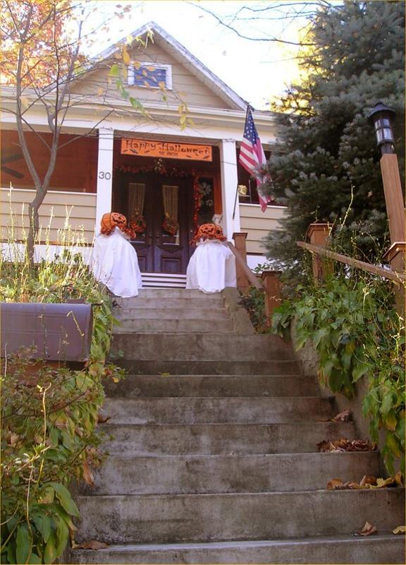 Port  Washington Halloween decorations