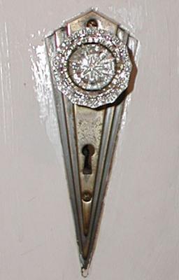 u33/vintage_rentals/medium/21269933.deco_doorknob.jpg