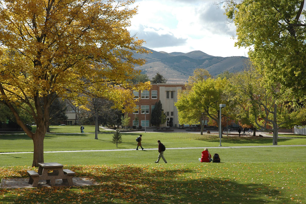 ISU Campus autumn scene DSC_0033.jpg