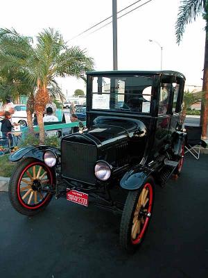 1922 Model T Ford middle door