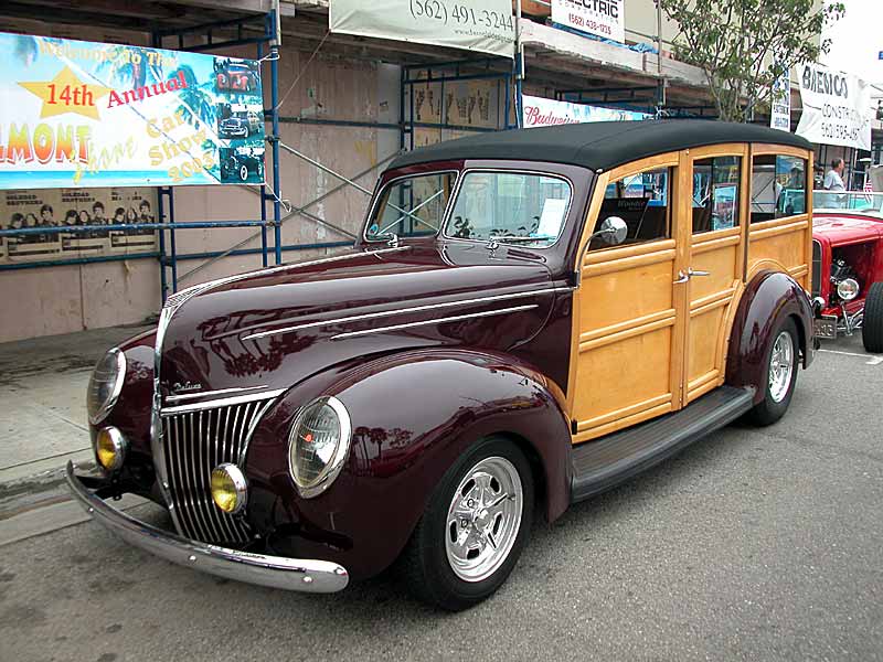 1939 Ford Deluxe Wagon (woodie)