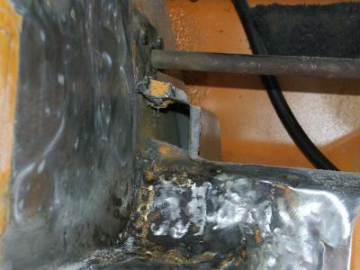 u34/9146gt/medium/22373268.FrontLftFenderwellRepair005.jpg