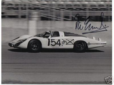 Vic Elford at the wheel of the Porsche 907 on his way to winning the 24 Hours of Daytona 1968