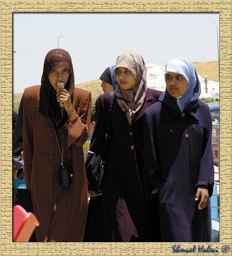 Beduine girls