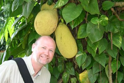 Dale and Jaca fruit (Botanical gardens in Rio de Janeiro)