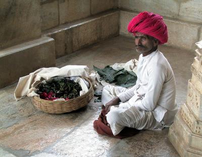 u34/annedave/medium/22395474.26January2003Ranakpurtempleint1upload.jpg
