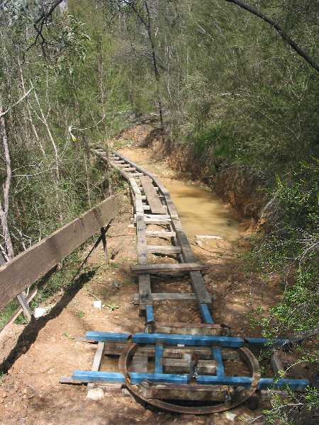 turntable and rail along trench to be dug