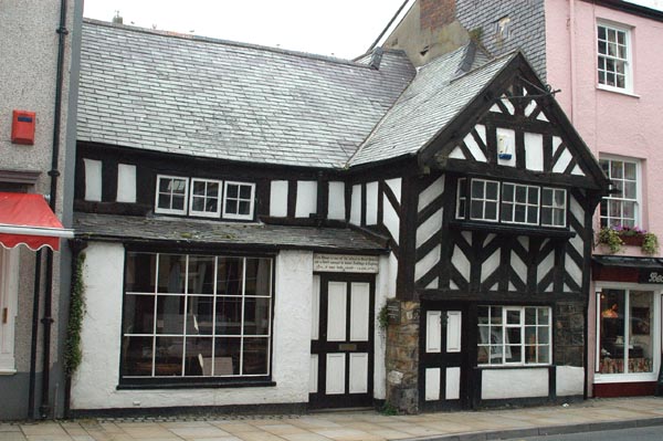 One of the oldest houses in the UK ca. 1400