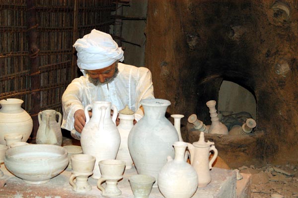 Potter, Bahrain National Museum