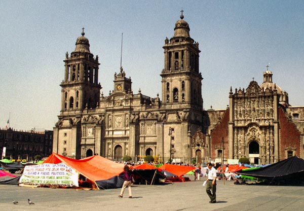 This day there was a demonstration on the Zocalo (15 Feb 1997)