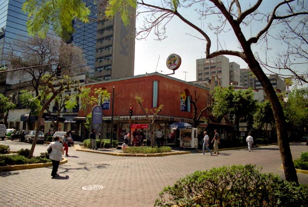 Cosmopolitan Zona Rosa