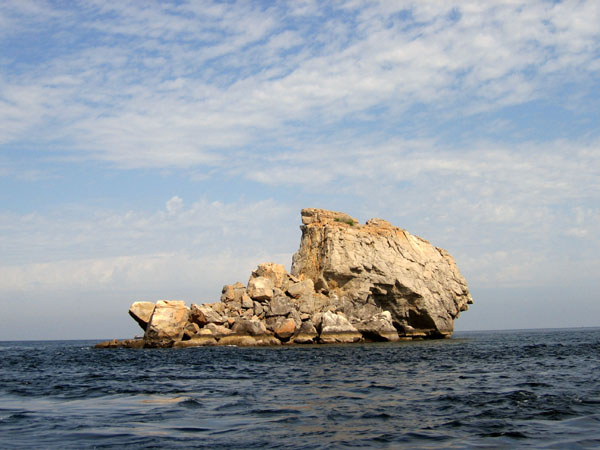 A small Omani island in the Strait of Hormuz