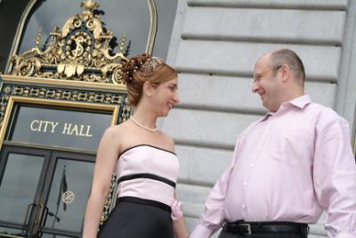 Laura and Aaron: commuter style at the steps of the City