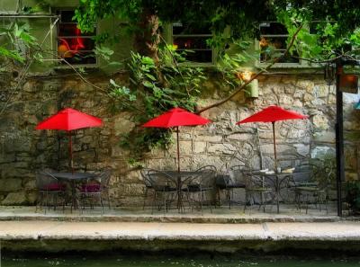 Three Red Umbrellas, San Antonio
