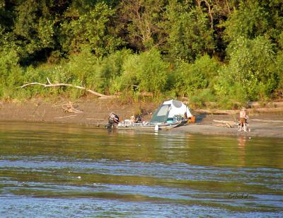 Camping on the Missouri River 2004