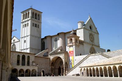 Assisi Cathedral and courtyard