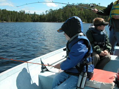 u34/cbowker/upload/31302302.fishing1web.jpg