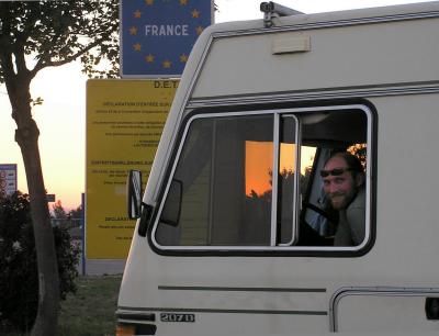 Arnold crosses the border from Germany to France