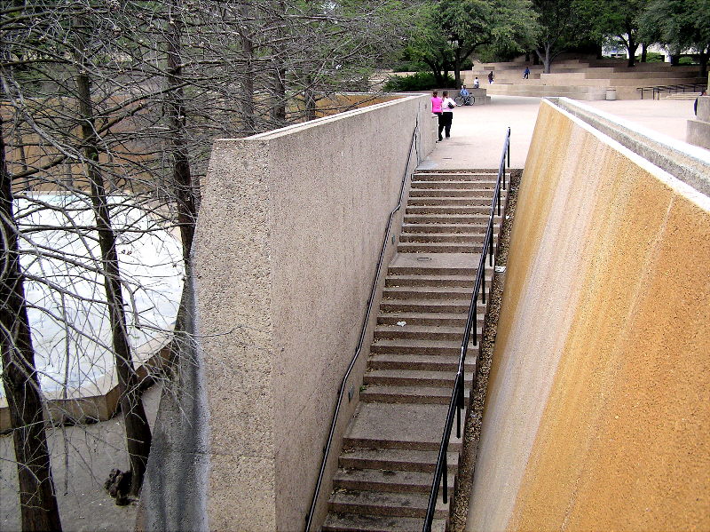 No water running down side