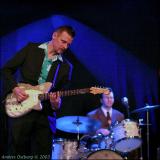 Guitar solo *