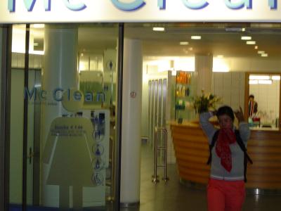SEVEN Euro to take a shower at the hauptbahnhof in Munchen ...