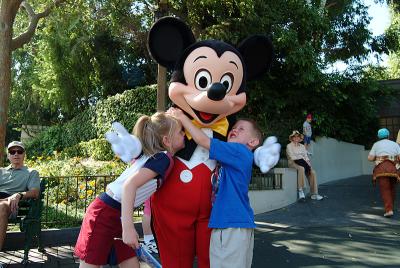 Strangling Mickey