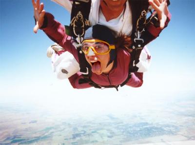 u34/dellybean/medium/22384100.skydive.jpg