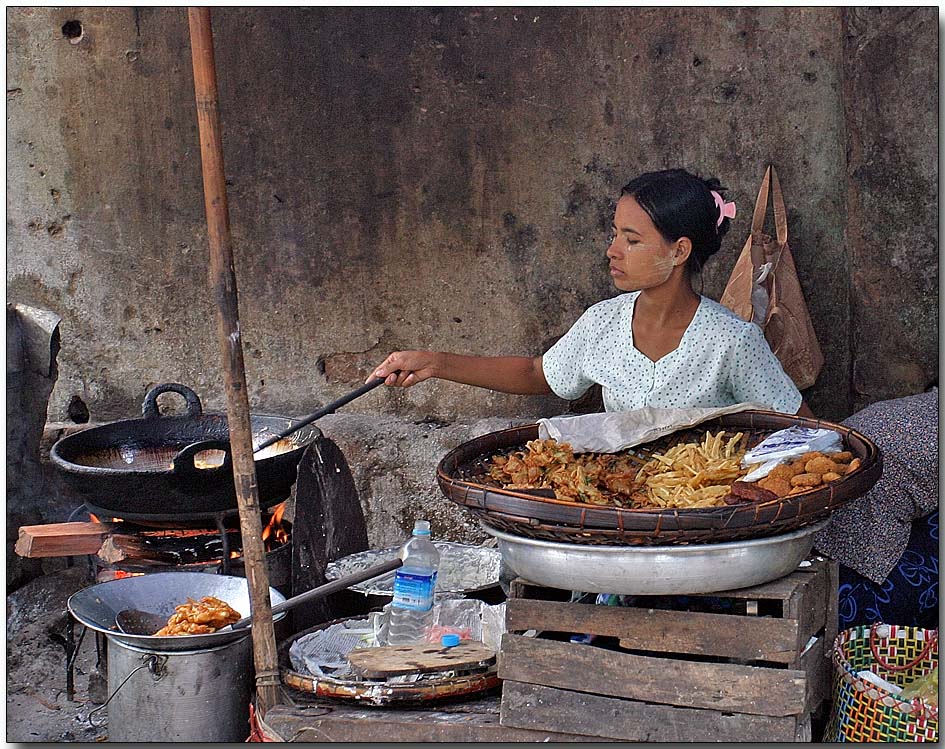 Local dinner - Hledan Market, Yangon