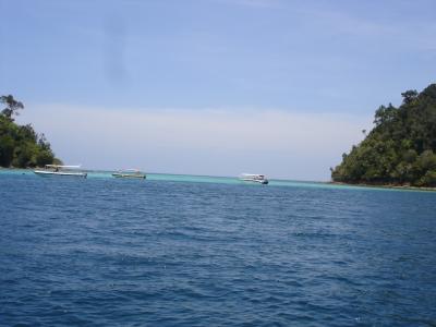 Between Sapi and Gaya Island.JPG