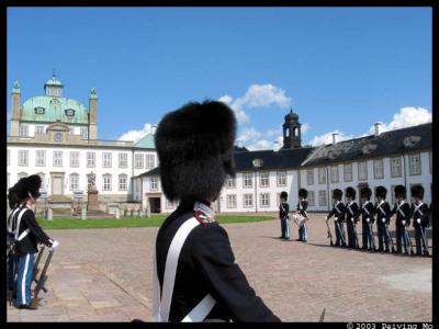 Guards receiving royal family members at the Fredensborg Palace