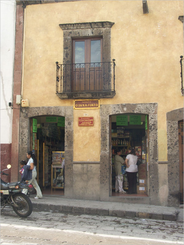 San Miguel de Allende 20030092.jpg Farmacia