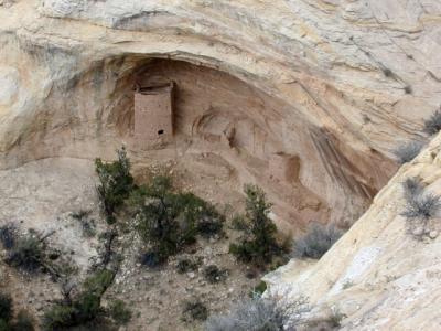 <small>Cliff dwelling<br>near Cottonwood</small>