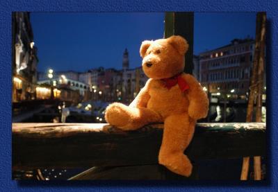u34/frimpong/medium/41398262.nightalone.jpg