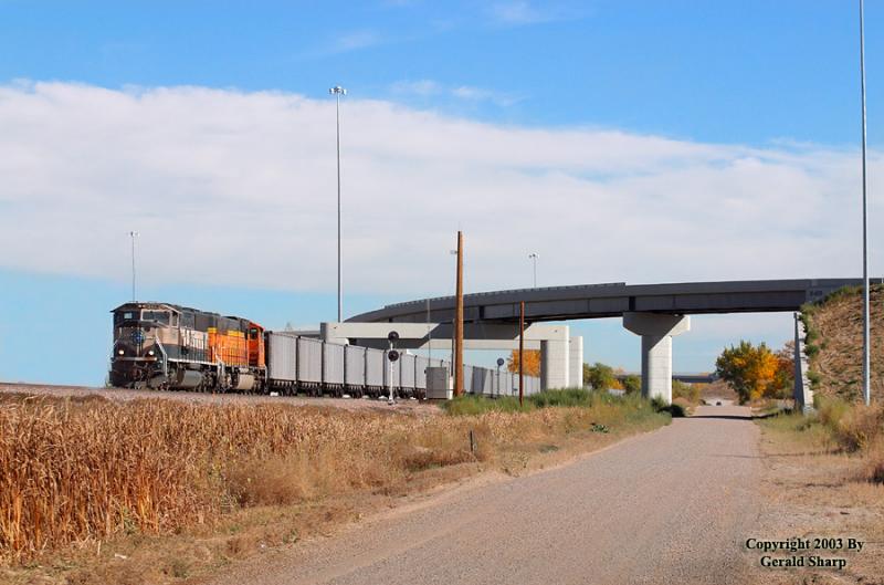 bnsf9437_at_west_barr.jpg