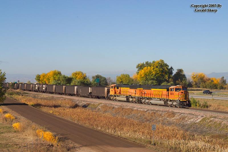 bnsf9878east_at_west_barr.jpg