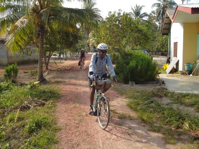 cycling thru kampong Langkah Baik Laut