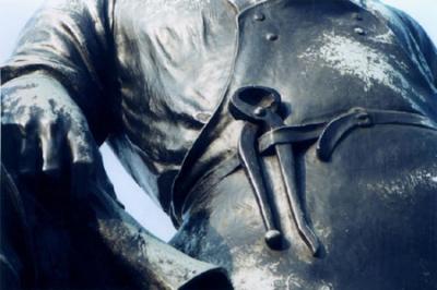 u34/ilanphoto/medium/22404013.statue2.jpg
