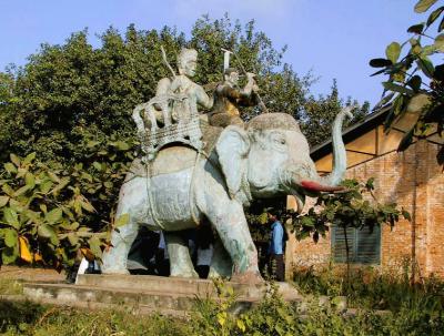 War elephant sculpture