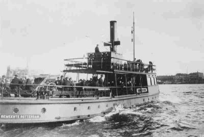 The boat that transported sailors from the harbours on the Northern river bank to Katendrecht.