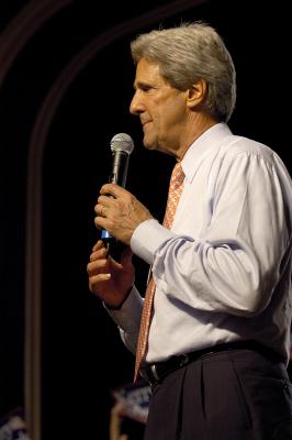 Kerry-with-mic-KAJ.jpg