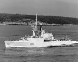 HMCS Saguenay cruising