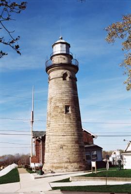 u34/kjosker/medium/22567445.LighthousesofLakeErieB640OldFairport.jpg