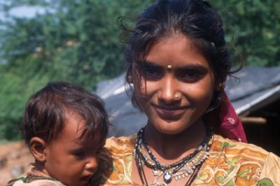 Basi_029_girl+baby.jpg