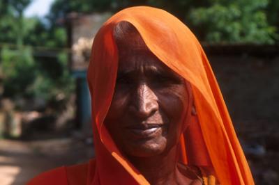 Basi_037_woman.jpg