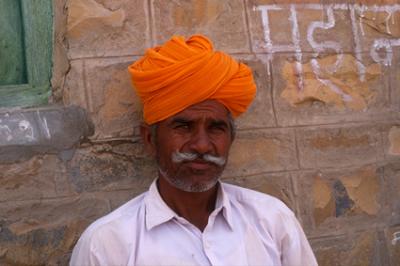 Bhu_051_man+turban.jpg